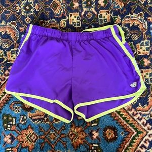New balance women’s shorts size small